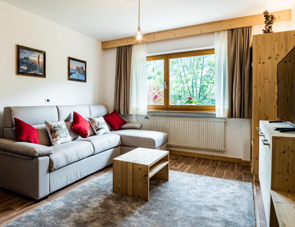 Apartment Rainer Urtijëi Buitenkant foto